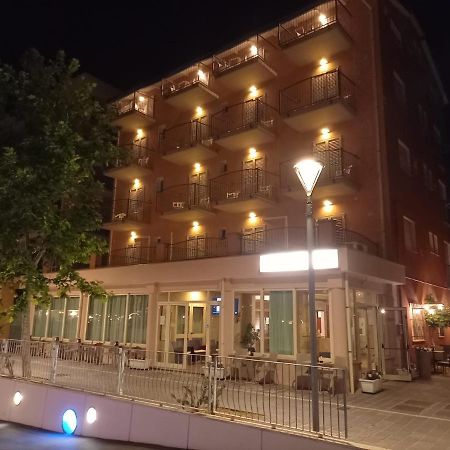 Hotel Serafini Misano Adriatico Exterior photo