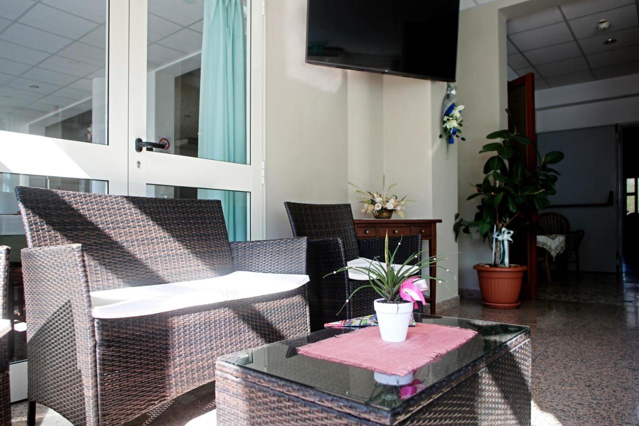 Hotel Serafini Misano Adriatico Exterior photo