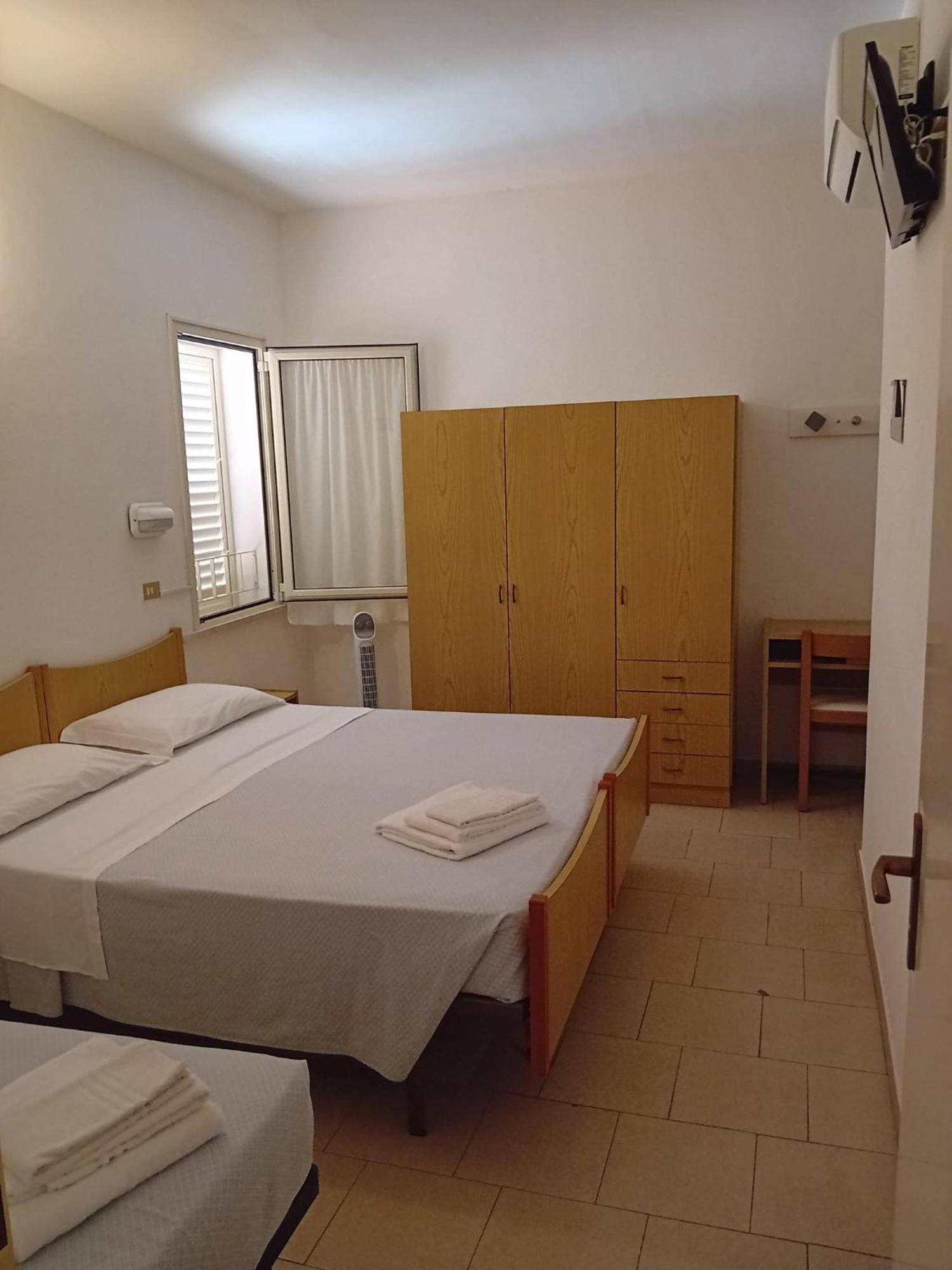Hotel Serafini Misano Adriatico Exterior photo