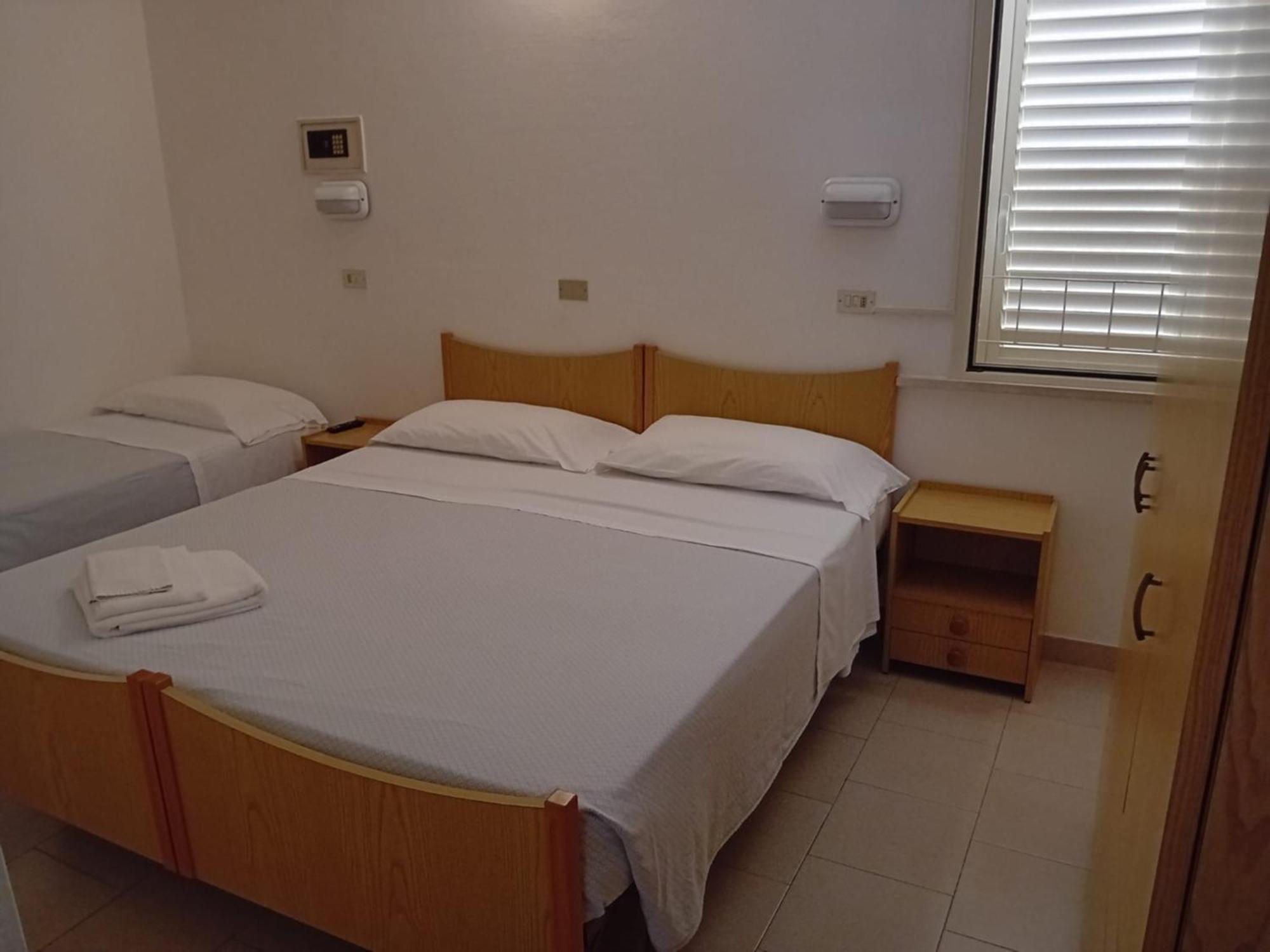 Hotel Serafini Misano Adriatico Exterior photo