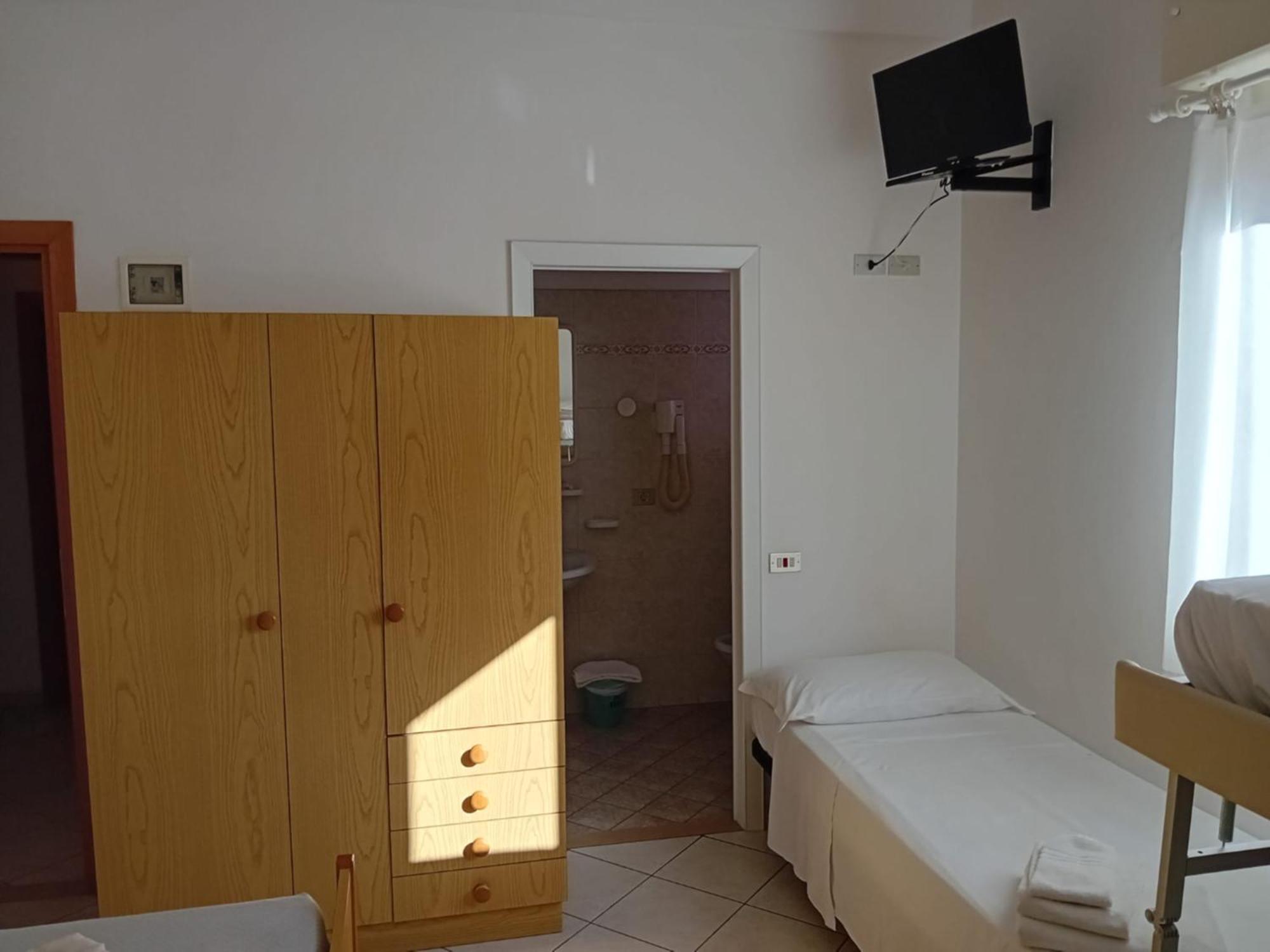 Hotel Serafini Misano Adriatico Exterior photo